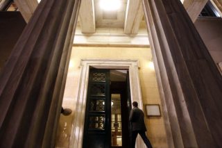 «Πόθεν έσχες»: Ξανά χωρίς έλεγχο οι δηλώσεις των πολιτικών
